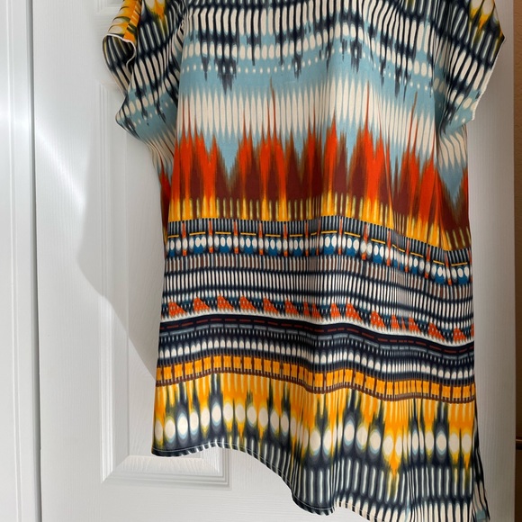 Off the shoulder BOHO CHIC Boatneck top with asymmetrical hem - Picture 3 of 8